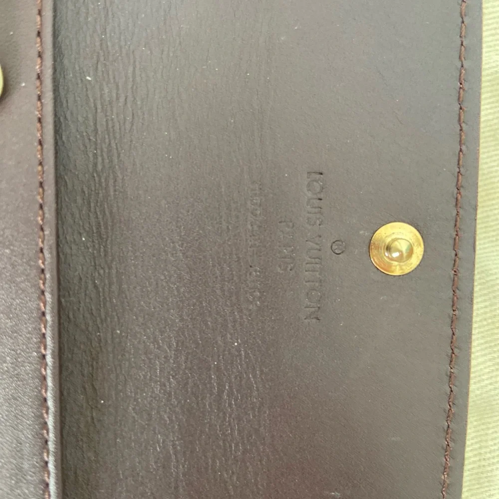 Louis Vuitton Vernis Monogram Keyholder - Picture 3 of 5